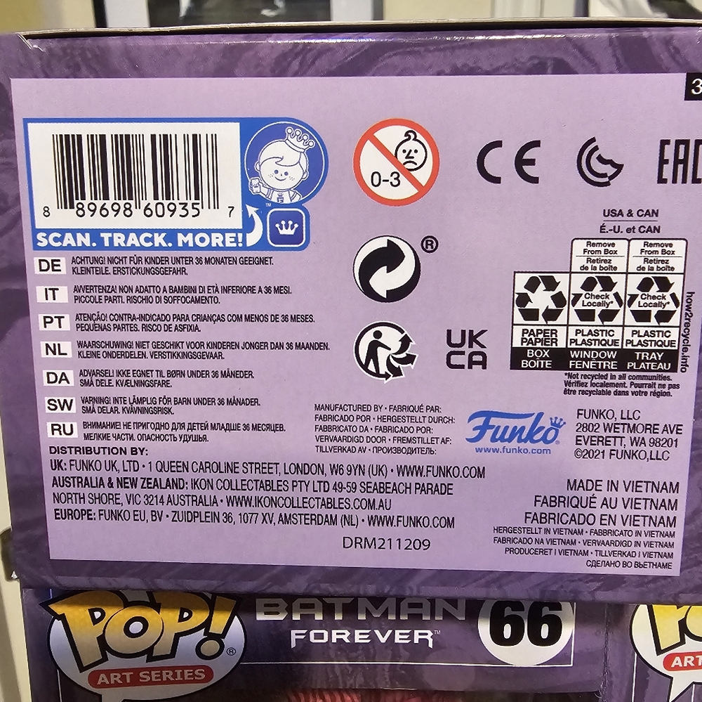 TARGET EXCLUSIVE  Funko Pop " BATMAN FOREVER,"  edition of Two Face. - Picture 7 of 7